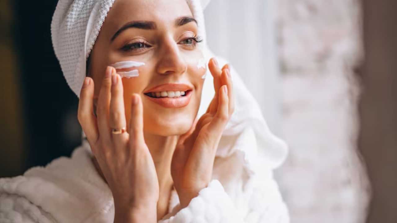 Beauty Tips: பச்சை பாலுடன் இந்த 6 பொருட்கள் சேர்த்து போடுங்க..! முகம் பளபளக்கும், சருமம் மிளிரும்..!