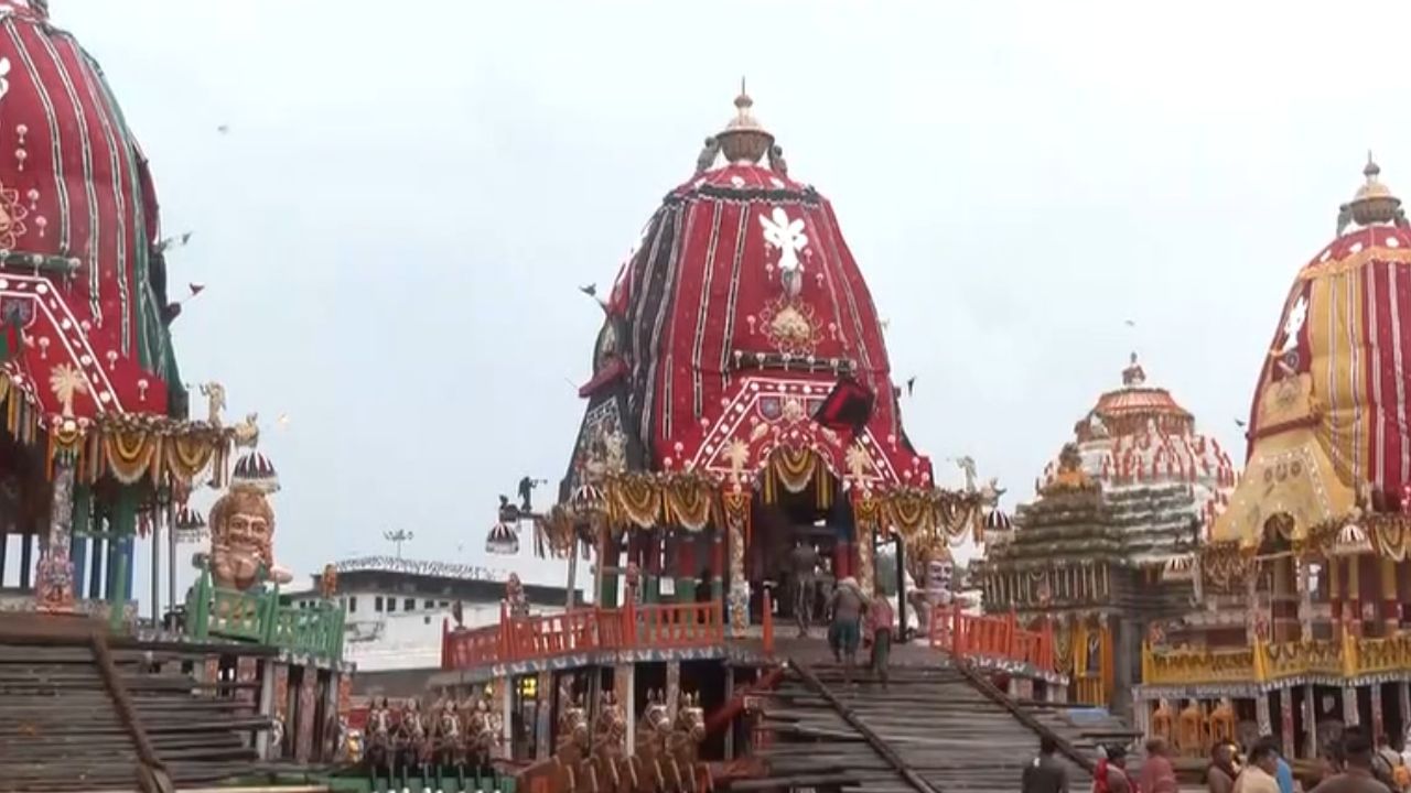 ஒடிசா: பிரம்மாண்ட தேர் பவனி திருவிழா.. விழாக்கோலத்தில் ஜெகநாதர் கோவில்!