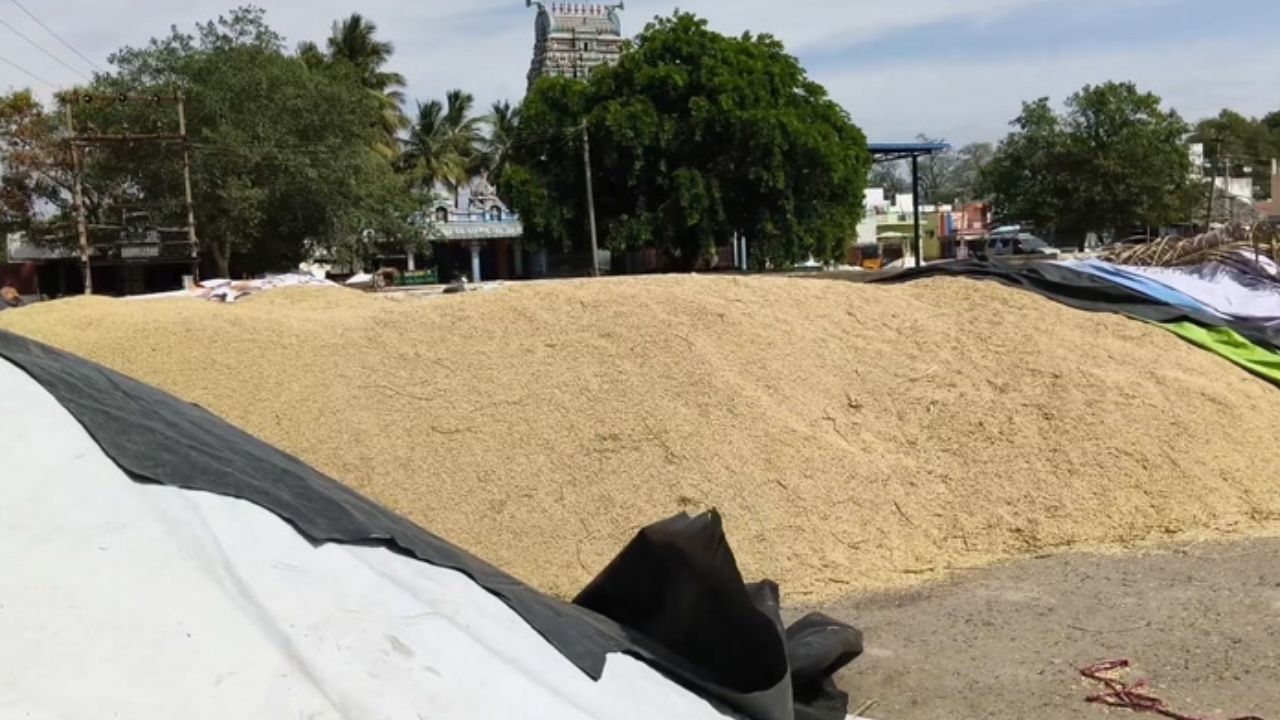 நெல் கொள்முதல் நிலையத்தில் நியாயம் கேட்ட மக்கள்.. 150 பேரை கைது செய்த காவல்துறை..!