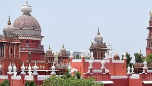 பாலியல் வன்கொடுமை வழக்கில் பாதிக்கப்பட்டவர்களின் அடையாளங்களை வெளிப்படுத்தக்கூடாது.. மீறினால்.. உயர்நீதிமன்றம் எச்சரிக்கை.. பாலியல் வன்கொடுமை வழக்கில் பாதிக்கப்பட்டவர்களின் அடையாளங்களை வெளிப்படுத்தக்கூடாது.. மீறினால்.. உயர்நீதிமன்றம் எச்சரிக்கை..