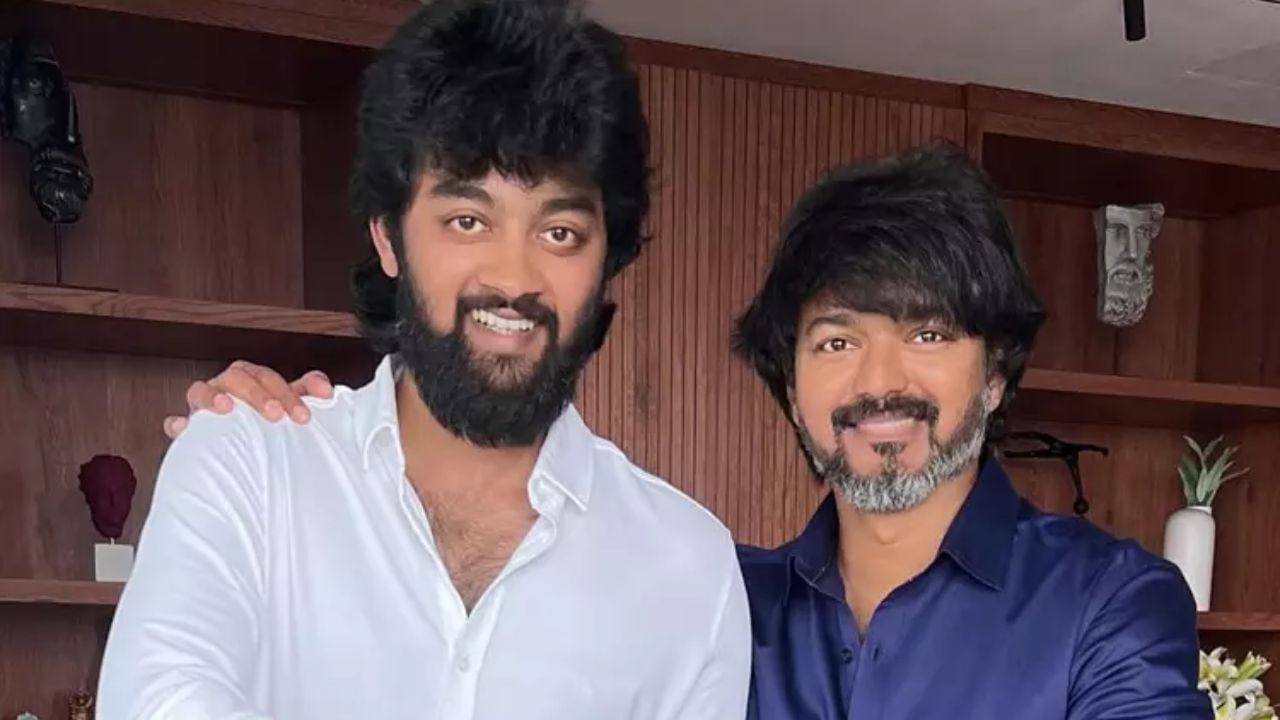 ராஜூ ஜெயமோகனின் பன் பட்டர் ஜாம் பட வீடியோவைப் பார்த்து பாராட்டிய விஜய்! ராஜூ ஜெயமோகனின் பன் பட்டர் ஜாம் பட வீடியோவைப் பார்த்து பாராட்டிய விஜய்!