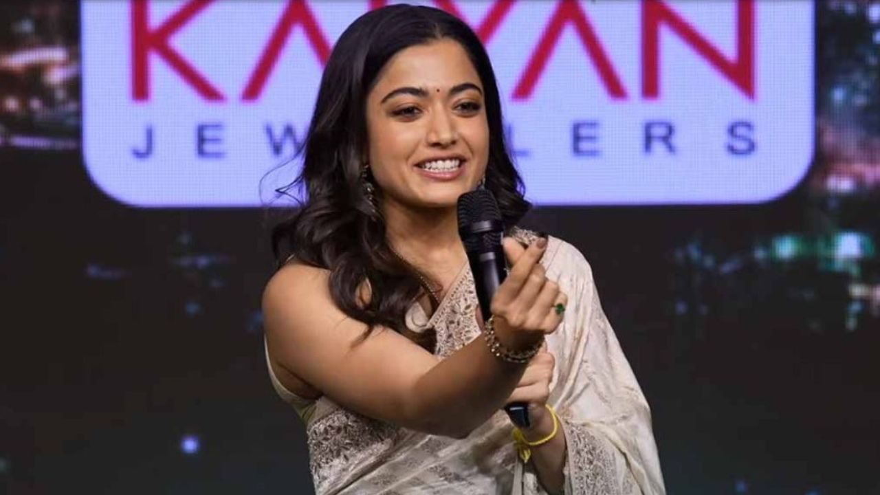 Rashmika Mandanna : தனுஷ் சாரின் நடிப்பைப் பார்த்து வியந்தேன்.. குபேரா பட வெற்றி விழாவில் ராஷ்மிகா பேச்சு! Rashmika Mandanna : தனுஷ் சாரின் நடிப்பைப் பார்த்து வியந்தேன்.. குபேரா பட வெற்றி விழாவில் ராஷ்மிகா பேச்சு!