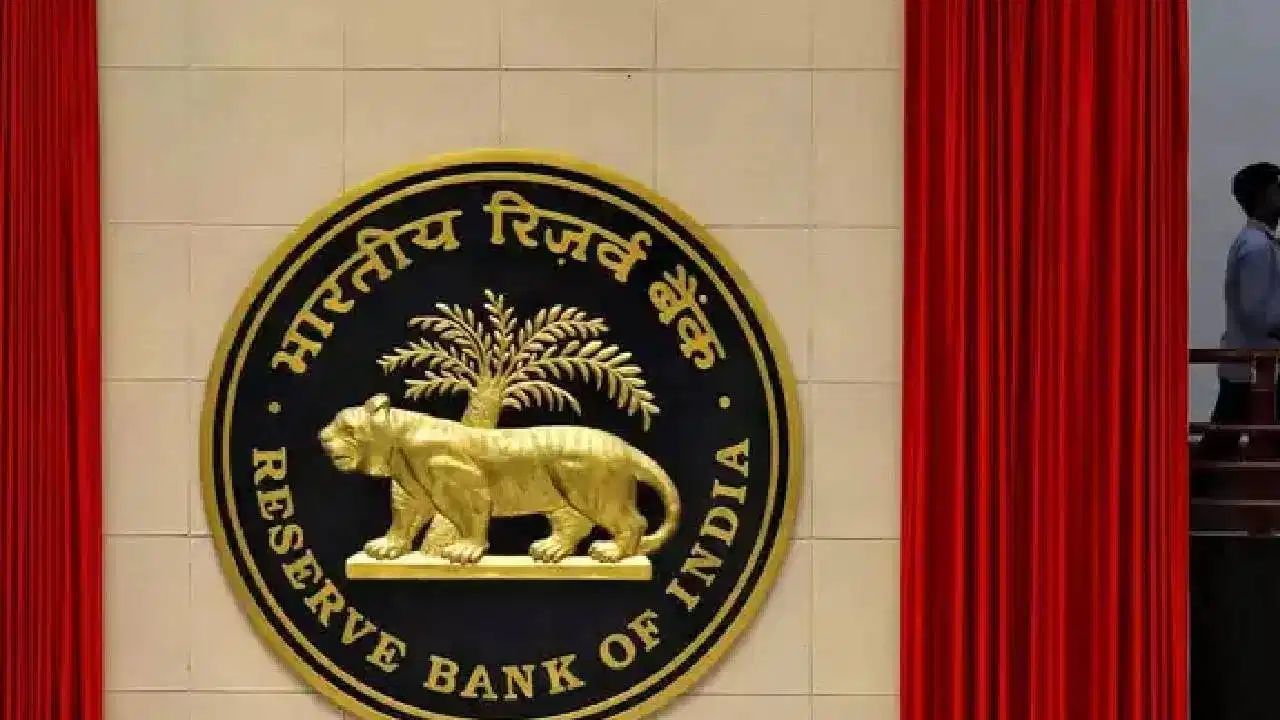 RBI : ரூ.2, 5, 2,000 நோட்டுக்களை இனி அச்சிடப்போவதில்லை.. ஆர்பிஐ திட்டவட்டம்! RBI : ரூ.2, 5, 2,000 நோட்டுக்களை இனி அச்சிடப்போவதில்லை.. ஆர்பிஐ திட்டவட்டம்!