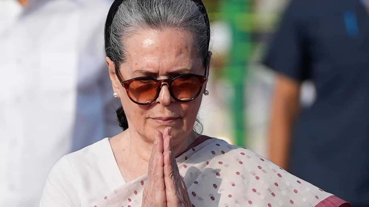 உடல்நலக்குறைவால் சோனியா காந்தி மீண்டும் மருத்துவமனையில் அனுமதி.. மருத்துவர்கள் சொல்வது என்ன?