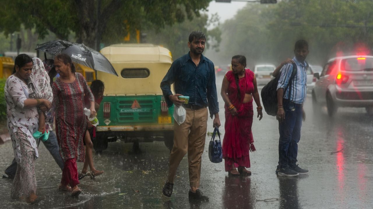 அடுத்த 3 நாட்களுக்கு வெளுத்து வாங்கப்போகும் மழை.. எந்தெந்த மாவட்டங்கள்? வானிலை மையம் அலர்ட்