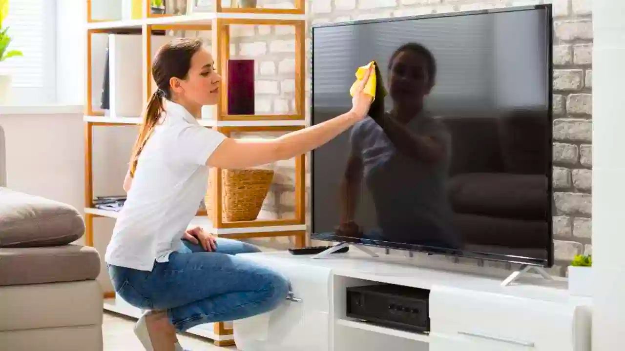 Television Cleaning : தொலைக்காட்சியை சுத்தம் செய்யும்போது செய்ய 5 கூடாத தவறுகள்! Television Cleaning : தொலைக்காட்சியை சுத்தம் செய்யும்போது செய்ய 5 கூடாத தவறுகள்!