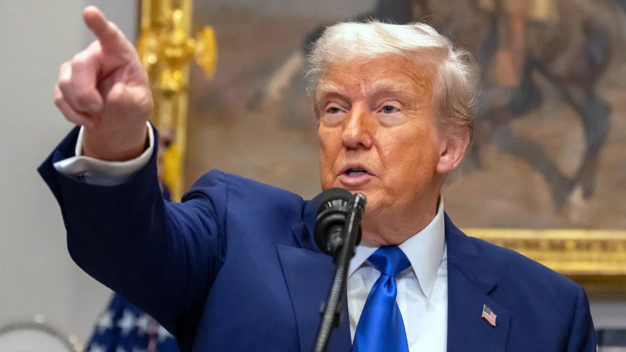 Donald Trump : ஈரானில் ஏன் ஆட்சி மாற்றம் வரக்கூடாது?.. டொனால்ட் டிரம்ப் பரபரப்பு கருத்து! Donald Trump : ஈரானில் ஏன் ஆட்சி மாற்றம் வரக்கூடாது?.. டொனால்ட் டிரம்ப் பரபரப்பு கருத்து!