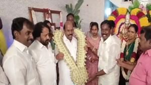 அமைச்சருக்கு தவெக நிர்வாகி பணமாலை: விஜய் அதிருப்தி; மன்னிப்பு கேட்ட மாவட்ட செயலாளர் அமைச்சருக்கு தவெக நிர்வாகி பணமாலை: விஜய் அதிருப்தி; மன்னிப்பு கேட்ட மாவட்ட செயலாளர்