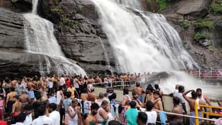 குற்றாலத்தில் களைகட்டும் சீசன்: அருவிகளில் குவியும் சுற்றுலாப்பயணிகள்…  சாரல் திருவிழா எப்போது?