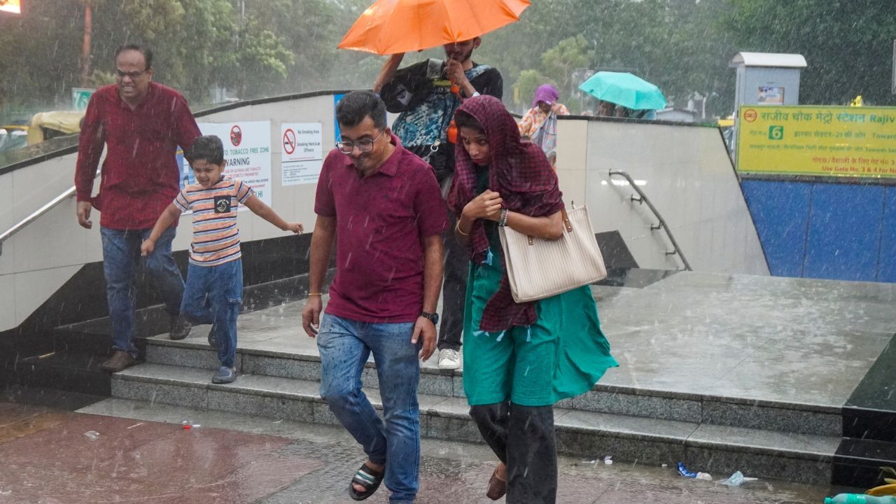 இரண்டு மாவட்டங்களுக்கு ஆரஞ்சு அலர்ட்.. எத்தனை நாட்களுக்கு மழை நீடிக்கும்?