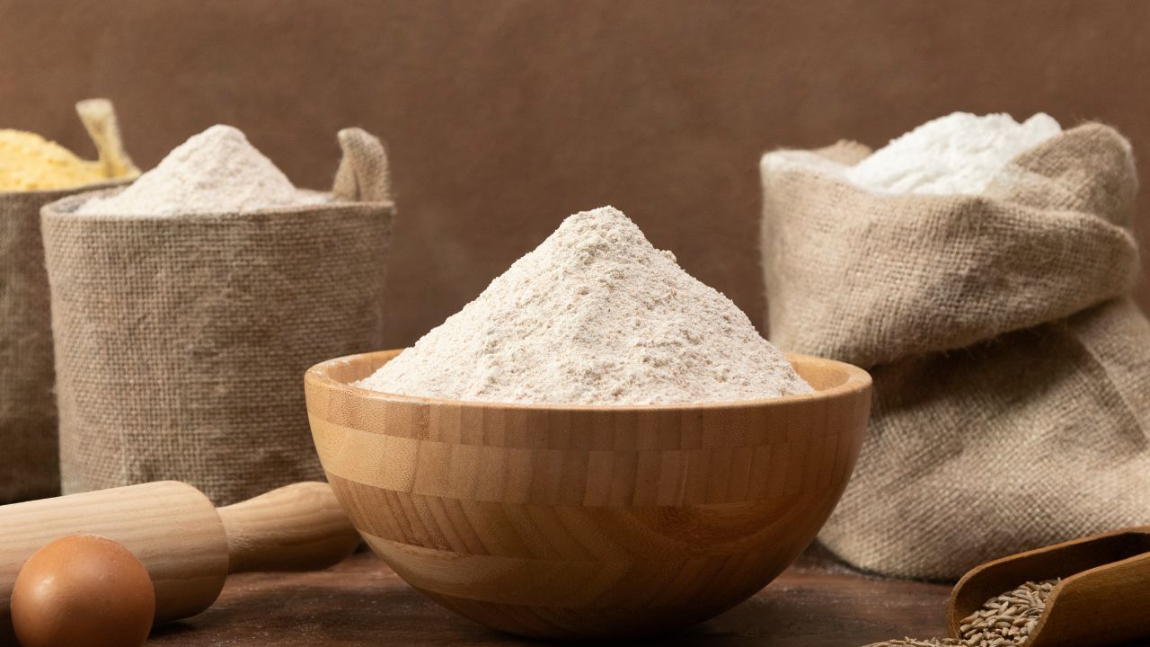Wheat Flour Storage: கோதுமை மாவு இப்படி பயன்படுத்தாதீங்க! இது ஆரோக்கியத்திற்கு தீங்கு விளைவிக்கும்! Wheat Flour Storage: கோதுமை மாவு இப்படி பயன்படுத்தாதீங்க! இது ஆரோக்கியத்திற்கு தீங்கு விளைவிக்கும்!