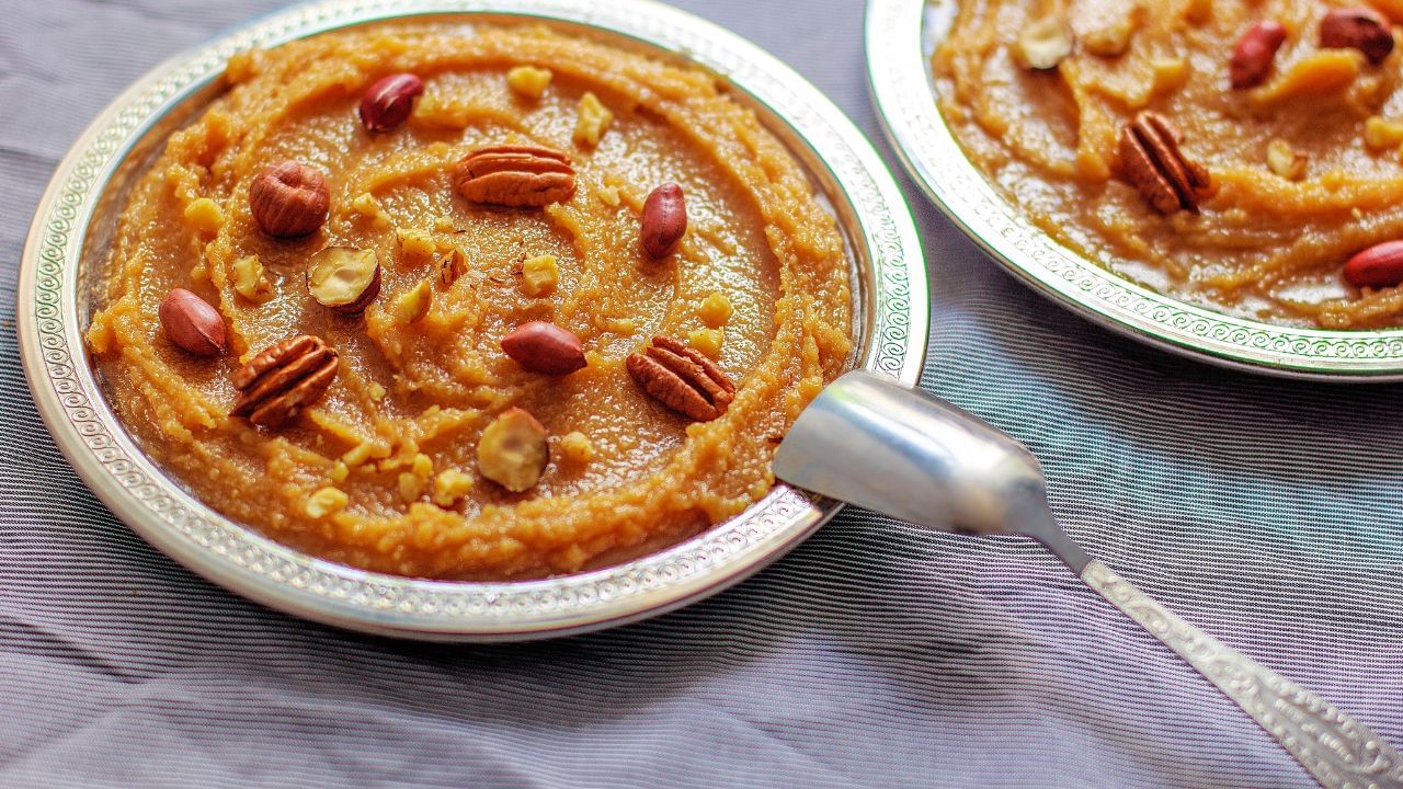 Food Recipe: சூப்பரா ஒரு ஸ்வீட்ஸ் சாப்பிட ஆசையா..? இந்த அவல் அல்வா ரெசிபியை ட்ரை பண்ணுங்க..!