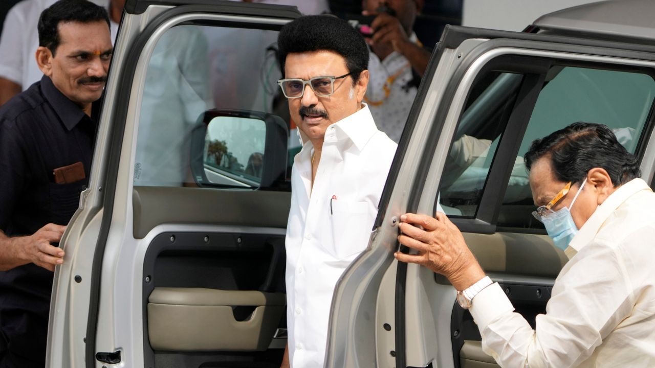 Tamil Nadu CM Stalin Discharged: பூரண நலத்துடன் வீடு திரும்பிய முதலமைச்சர் ஸ்டாலின்.. 3 நாட்கள் ஓய்வில் இருக்க அறிவுறுத்தல்..! Tamil Nadu CM Stalin Discharged: பூரண நலத்துடன் வீடு திரும்பிய முதலமைச்சர் ஸ்டாலின்.. 3 நாட்கள் ஓய்வில் இருக்க அறிவுறுத்தல்..!
