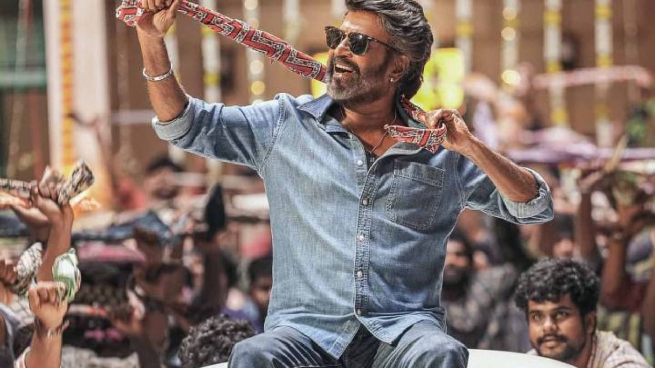 வெளி நாடுகளில் ப்ரீ புக்கிங்கில் மாஸ் காட்டும் கூலி – வைரலாகும் பதிவுகள்! வெளி நாடுகளில் ப்ரீ புக்கிங்கில் மாஸ் காட்டும் கூலி – வைரலாகும் பதிவுகள்!