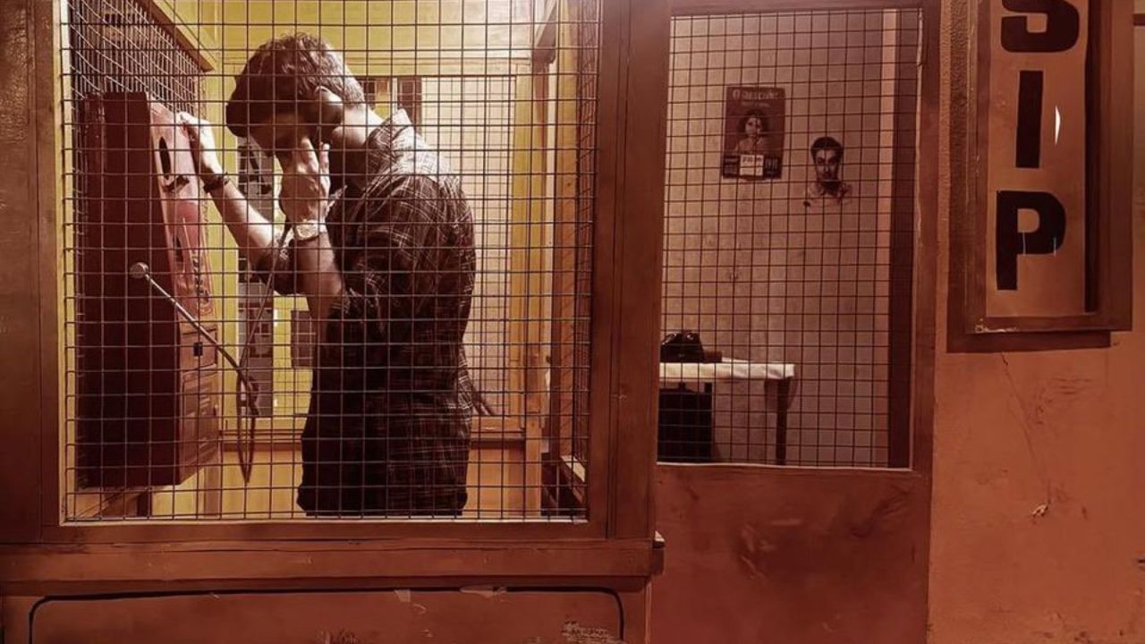 54-வது படத்தின் ஷூட்டிங்கில் கலந்துகொண்ட தனுஷ் – வைரலாகும் போட்டோ! 54-வது படத்தின் ஷூட்டிங்கில் கலந்துகொண்ட தனுஷ் – வைரலாகும் போட்டோ!