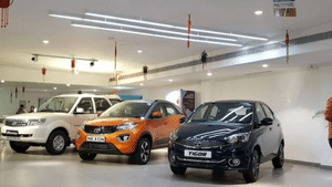 எக்ஸ் ஷோரூம் காரின் விலை குறைவு, ஆன் ரோடு விலை அதிகம் – ஏன் இந்த மாற்றம்?