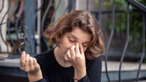 Eye Safety Tips: கண்களில் தூசி விழுந்தால் ஏன் கண்களை தேய்க்க கூடாது..? இவ்வளவு பிரச்சனையை தரும்!