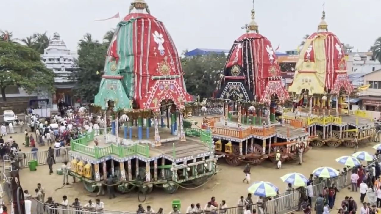 பூரி ஜெகந்நாத் தேர் திருவிழா - தரிசனம் செய்யும் பக்தர்கள் கூட்டம்!