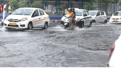 கொல்கத்தாவில் தொடரும் கனமழை.. சாலைகளில் தேங்கிய மழைநீர்.. கொல்கத்தாவில் தொடரும் கனமழை.. சாலைகளில் தேங்கிய மழைநீர்..