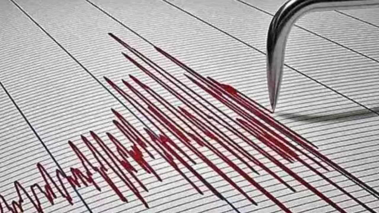 மியான்மரில் மீண்டும் மீண்டும் நிலநடுக்கம்.. பீதியில் உறைந்த மக்கள்! மியான்மரில் மீண்டும் மீண்டும் நிலநடுக்கம்.. பீதியில் உறைந்த மக்கள்!
