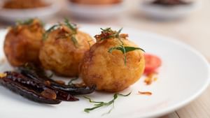 Food Recipe: கூல் கிளைமேட்டில் ஹாட்டாக சாப்பிட ஆசையா..? சுவையான மைசூர் போண்டா ரெசிபி இதோ!
