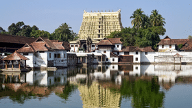 பத்மநாபசாமி கோவிலில் கேமரா கண்ணாடியுடன் வந்த பக்தர் – அதிர்ச்சி சம்பவம் பத்மநாபசாமி கோவிலில் கேமரா கண்ணாடியுடன் வந்த பக்தர் – அதிர்ச்சி சம்பவம்