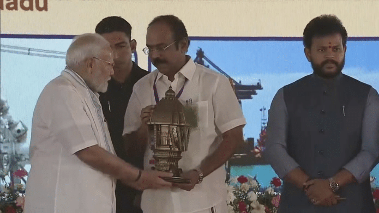 தூத்துக்குடி விமான நிலையத்தின் புதிய முனையத்தை திறந்து வைத்த பிரதமர் நரேந்திர மோடி