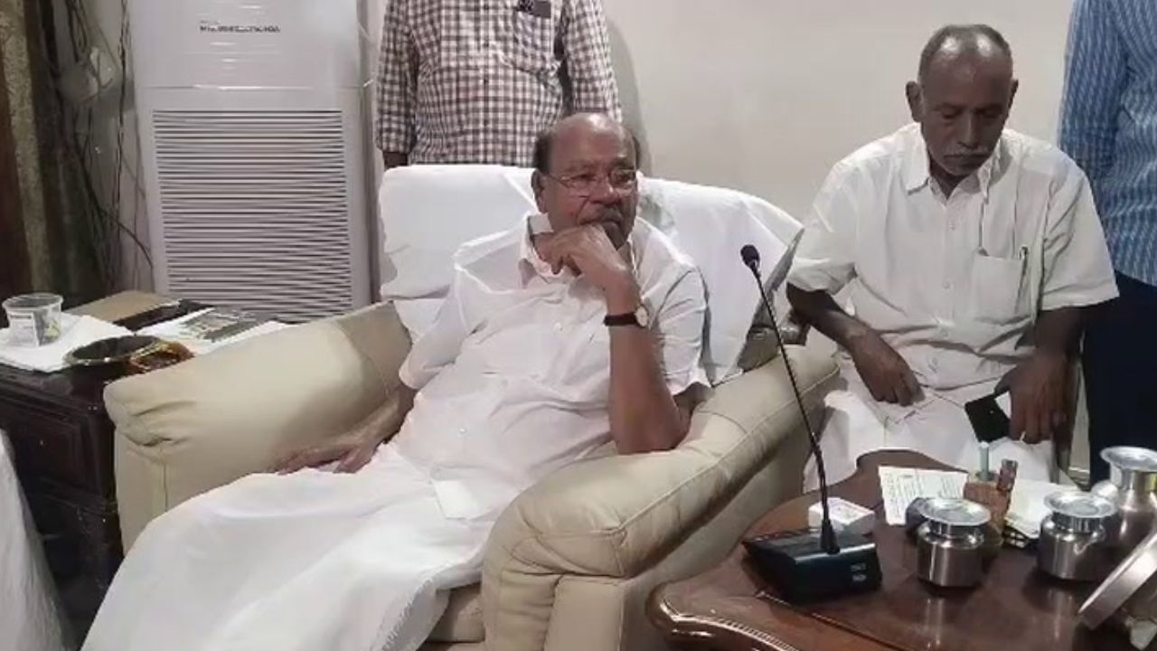ஒட்டுக்கேட்பு கருவி தொடர்பாக சட்டரீதியான நடவடிக்கையா..? ராமதாஸ் விளக்கம்!