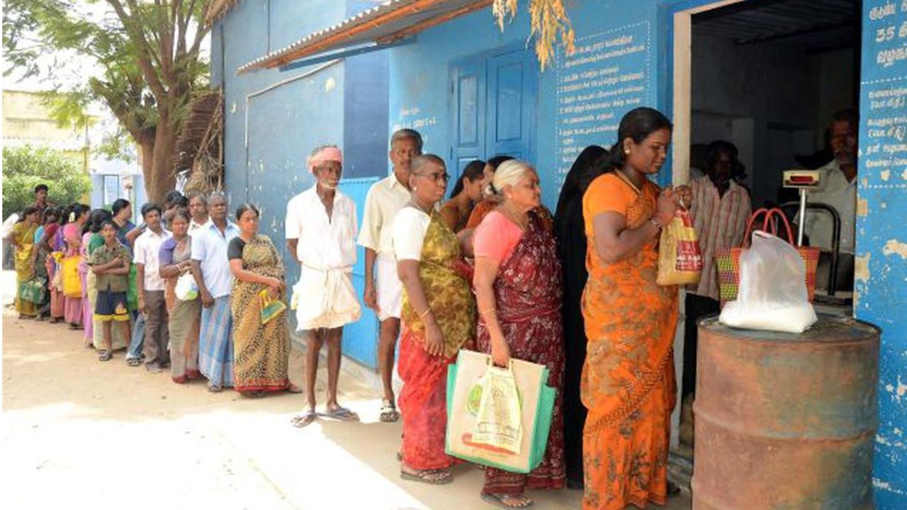 தமிழகத்தில் உள்ள அனைத்து ரேஷன் கடைகளிலும் UPI.. விரைவில் மாநிலம் முழுவதும் அமல்! தமிழகத்தில் உள்ள அனைத்து ரேஷன் கடைகளிலும் UPI.. விரைவில் மாநிலம் முழுவதும் அமல்!