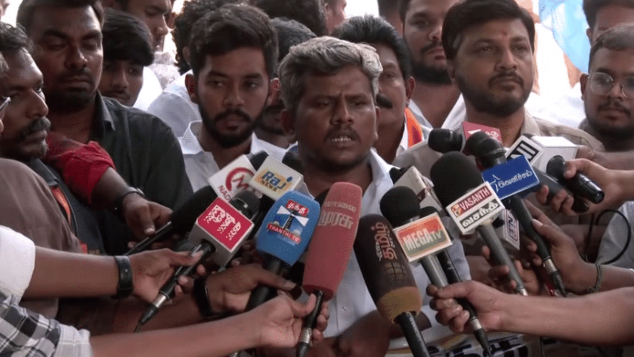 தமிழகத்துக்கு பள்ளிக் கல்வி நிதி  - காங்கிரஸ் சார்பில் போராட்டம்