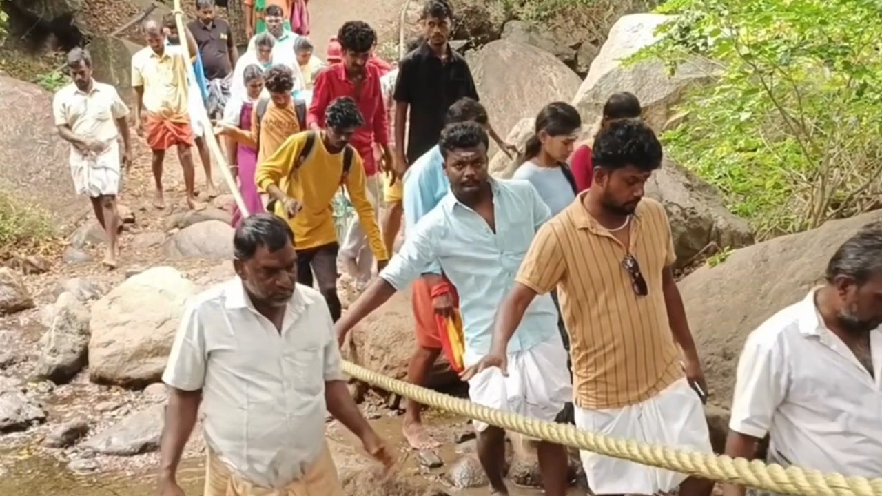 ஆடி அமாவாசை.. சதுரகிரியில் குவியும் பக்தர்கள்..