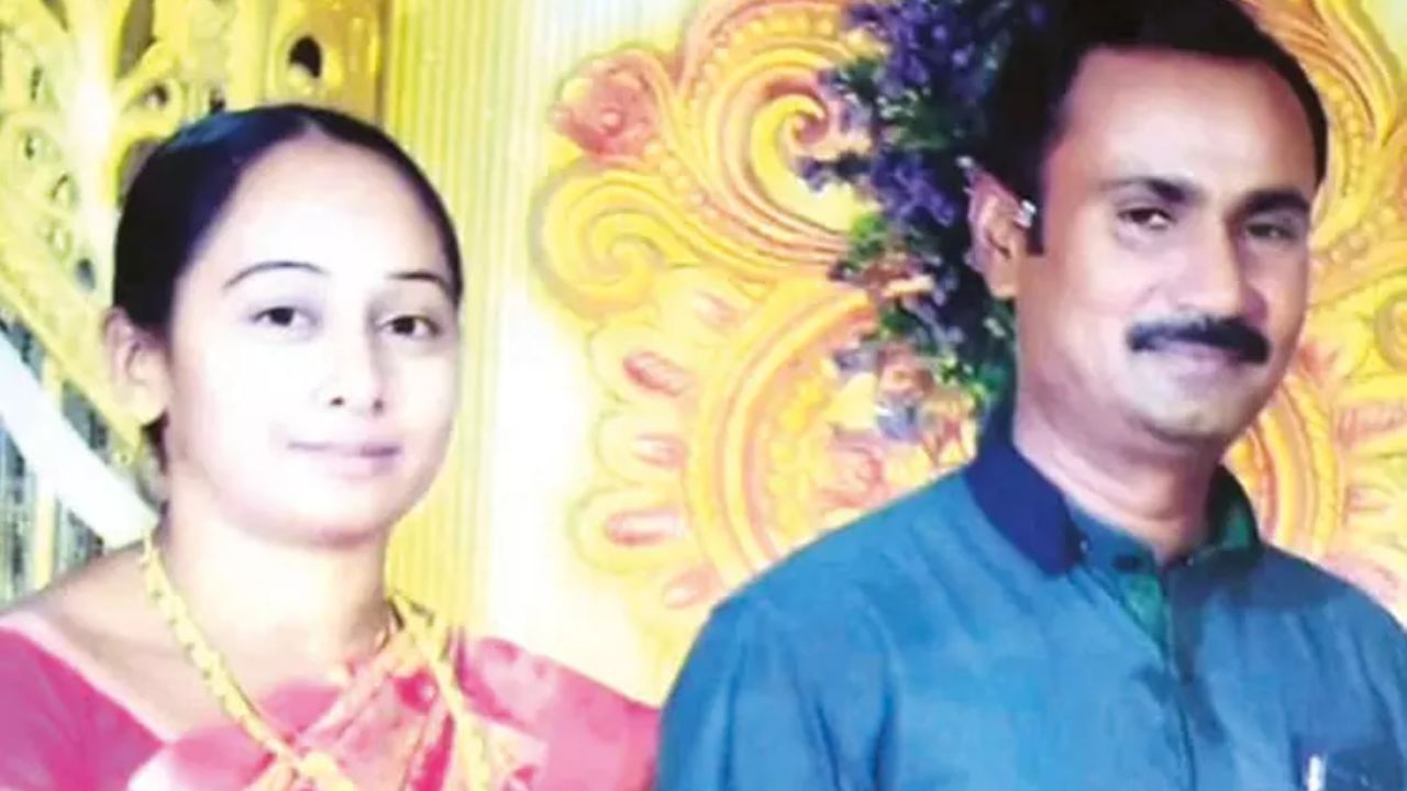 மகன் உயிரிழந்ததால் மன உளைச்சல்.. வாட்ஸ்அப்பில் வாய்ஸ் நோட் அனுப்பிவிட்டு தற்கொலை செய்துக்கொண்ட தம்பதி! மகன் உயிரிழந்ததால் மன உளைச்சல்.. வாட்ஸ்அப்பில் வாய்ஸ் நோட் அனுப்பிவிட்டு தற்கொலை செய்துக்கொண்ட தம்பதி!
