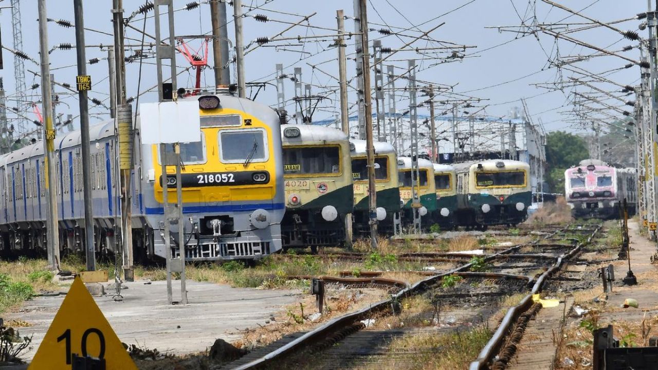 மதுரை-கோவை, சென்னை புறநகர் ரயில் சேவையில் மாற்றங்கள் அறிவிப்பு..! மதுரை-கோவை, சென்னை புறநகர் ரயில் சேவையில் மாற்றங்கள் அறிவிப்பு..!