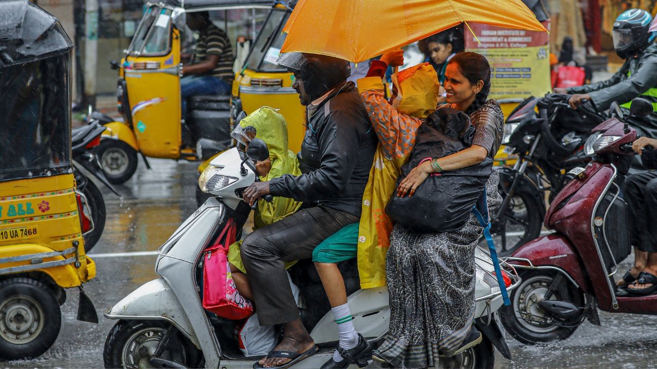 Tamilnadu Weather Update: தமிழ்நாட்டில் இன்று இந்த மாவட்டங்களில் மழைக்கு வாய்ப்பு.. வானிலை மையம் கொடுத்த அப்டேட்!
