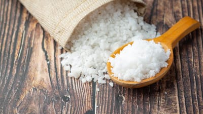 அதிக உப்பு உட்கொள்ளலின் ஆபத்துகள்..? எந்த வகை உப்பு சிறந்தது..?