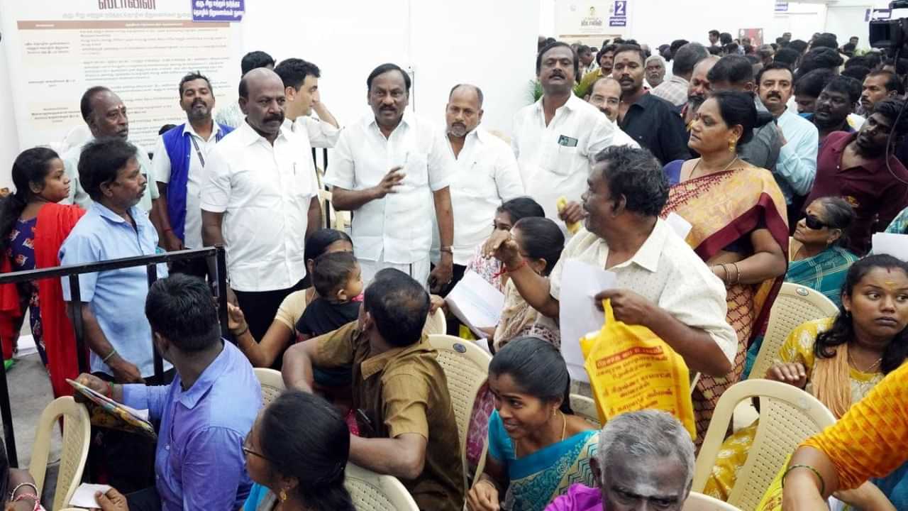 மகளிர் உரிமைத் தொகை முதல் ரேஷன் கார்டு வரை.. அனைத்து சேவைகளும் கிடைக்கும் உங்களுடன் ஸ்டாலின் முகாம்! மகளிர் உரிமைத் தொகை முதல் ரேஷன் கார்டு வரை.. அனைத்து சேவைகளும் கிடைக்கும் உங்களுடன் ஸ்டாலின் முகாம்!