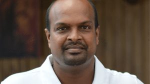 சுனாமியில் மக்களை காப்பாற்றியவர்.. இன்று 1000 கோடி மதிப்பிலான நிறுவனத்துக்கு அதிபதி – யார் இந்த விஜய் அரிசெட்டி! சுனாமியில் மக்களை காப்பாற்றியவர்.. இன்று 1000 கோடி மதிப்பிலான நிறுவனத்துக்கு அதிபதி – யார் இந்த விஜய் அரிசெட்டி!