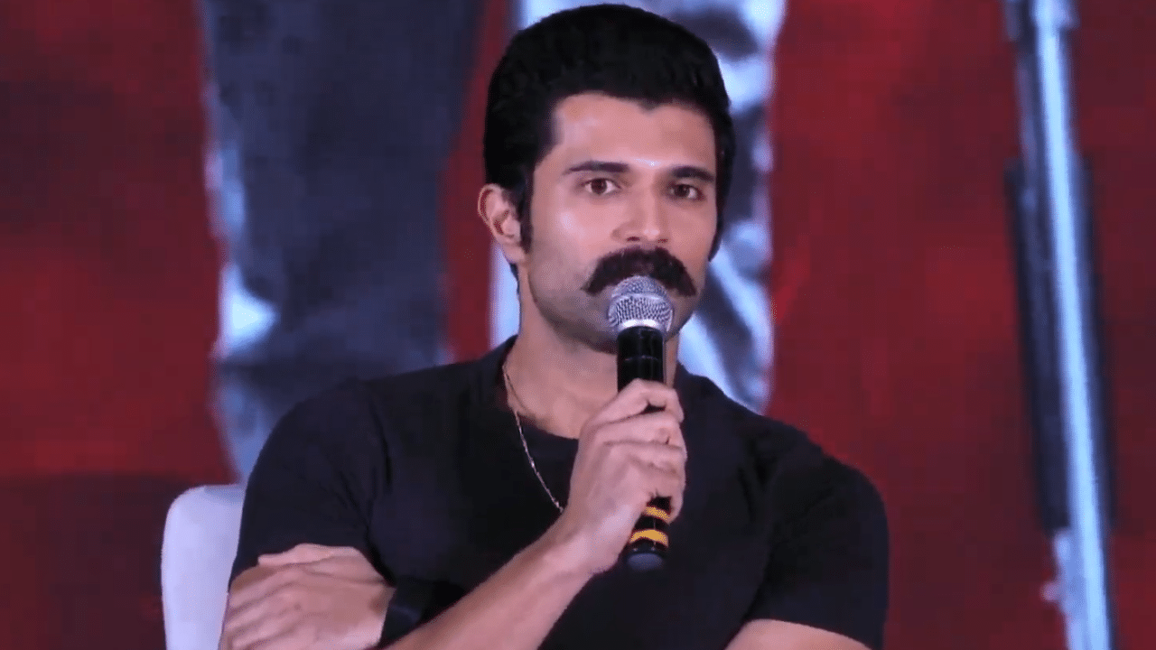 தூக்கமில்லாமல் கஷ்டப்பட்டேன்…. ‘கிங்டம்’ பட நிகழ்வில் விஜய் தேவரகொண்டா உருக்கம்!