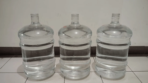 கேன் தண்ணீர் குடிக்கிறீர்களா? மறைந்திருக்கும் அழுக்குகள் – எப்படி சுத்தம் செய்வது?