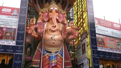 விநாயகர் சிலை இவ்வளவு உயரமா? ஹைதராபாத்தை கலக்கும் கணேசன் சிலை! விநாயகர் சிலை இவ்வளவு உயரமா? ஹைதராபாத்தை கலக்கும் கணேசன் சிலை!