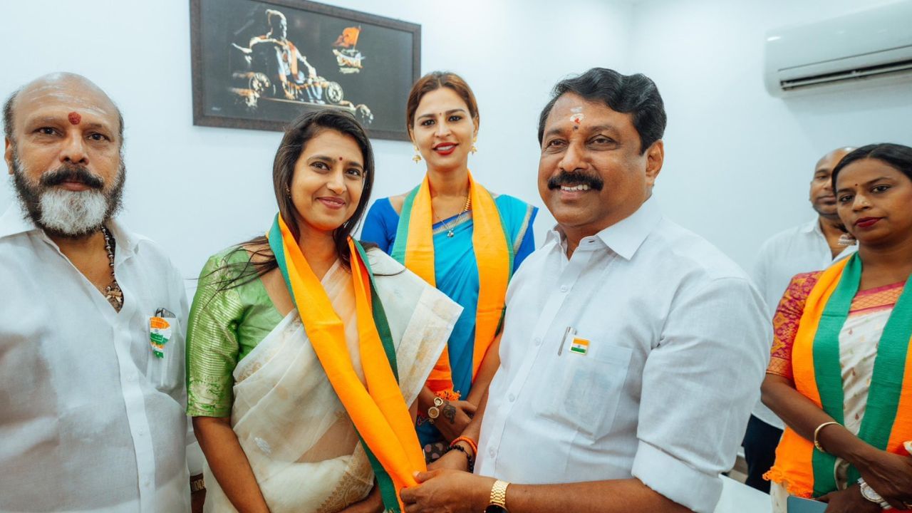 நயினார் நாகேந்திரன் முன்னிலையில் பாஜகவில் இணைந்தார் நடிகை கஸ்தூரி!