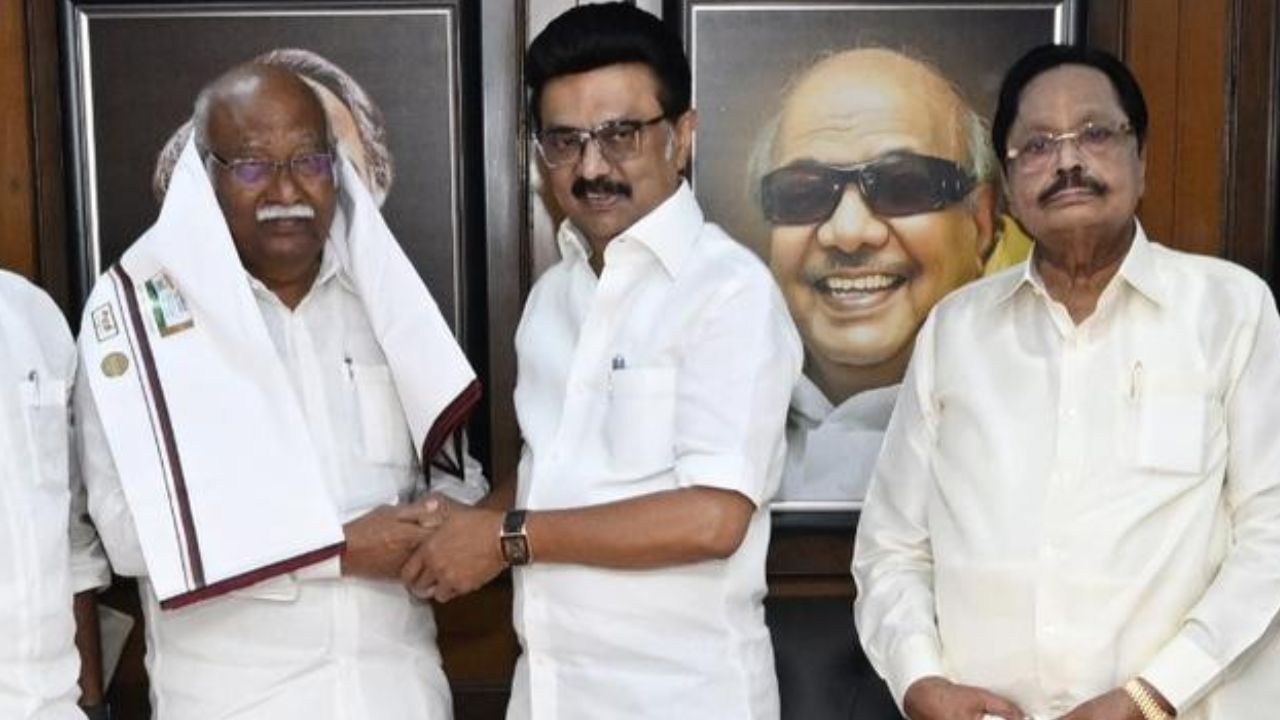கட்சியில் சேர்ந்த ஒரே வாரம்… அன்வர் ராஜாவுக்கு முக்கிய பொறுப்பு.. திமுக தலைமை அதிரடி அறிவிப்பு! கட்சியில் சேர்ந்த ஒரே வாரம்… அன்வர் ராஜாவுக்கு முக்கிய பொறுப்பு.. திமுக தலைமை அதிரடி அறிவிப்பு!