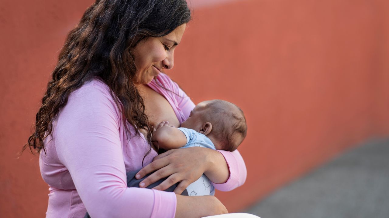 Postpartum Weight Gain: தாய்ப்பால் நிறுத்தியதும் பெண்களுக்கு எடை ஏன் கூடுகிறது..? காரணங்கள்- தீர்வுகள் இதோ! Postpartum Weight Gain: தாய்ப்பால் நிறுத்தியதும் பெண்களுக்கு எடை ஏன் கூடுகிறது..? காரணங்கள்- தீர்வுகள் இதோ!