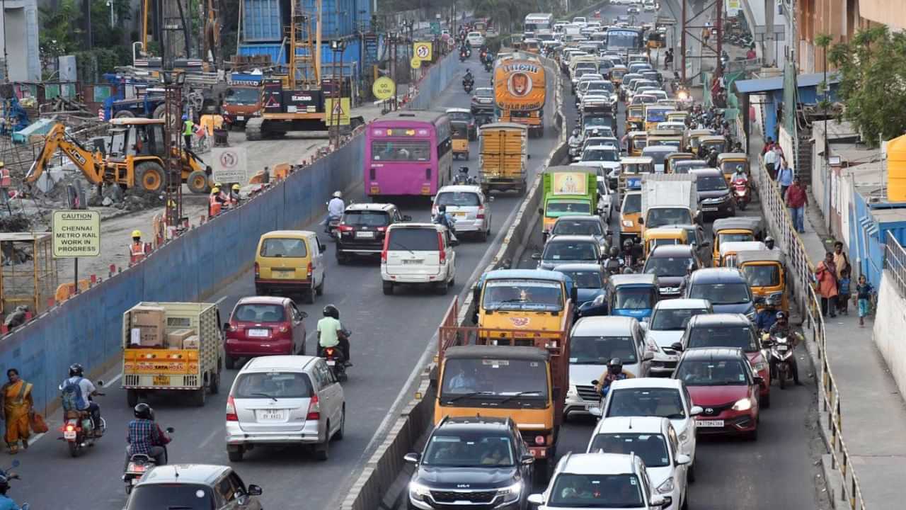 சென்னை மக்களே.. முக்கிய சாலையில் போக்குவரத்து மாற்றம்..  ரூட் மாறுது!