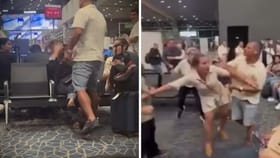 எனக்கு ஏன் சீட் கொடுக்கல? சட்டென பெண்ணை அறைந்த நபர்.. ஏர்போர்டில் களேபரம்!...