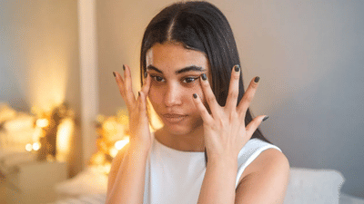 கருவளையம் உங்கள் முக அழகை கெடுக்கிறதா? இயற்கையாக சரி செய்யலாம்!