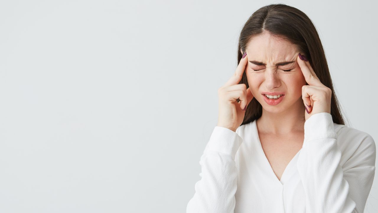 Dehydration Symptoms: உடலில் நீர் பற்றாக்குறையை எவ்வாறு கண்டறிவது? முக்கிய 7 அறிகுறிகள் இதுதான்! Dehydration Symptoms: உடலில் நீர் பற்றாக்குறையை எவ்வாறு கண்டறிவது? முக்கிய 7 அறிகுறிகள் இதுதான்!