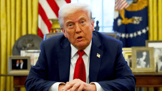 வெனிசுலாவின் காபந்து அதிபர் நான் தான்.. டிரம்ப் பகிர்ந்த புகைப்படத்தால் பரபரப்பு!