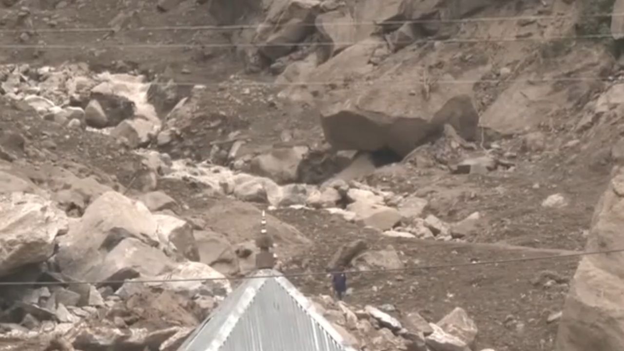 மேகவெடிப்பால் கொட்டிய மழை - உருக்குலைந்து கிடக்கும் பகுதி!