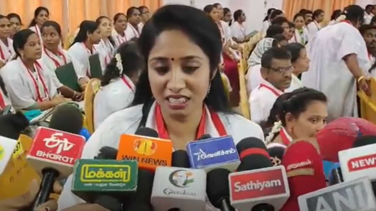 ஆளுநரிடம் இருந்து பட்டம் பெற மறுத்த மாணவி.. நெல்லை பல்கலைக்கழகத்தில் பரபரப்பு.. ஆளுநரிடம் இருந்து பட்டம் பெற மறுத்த மாணவி.. நெல்லை பல்கலைக்கழகத்தில் பரபரப்பு..